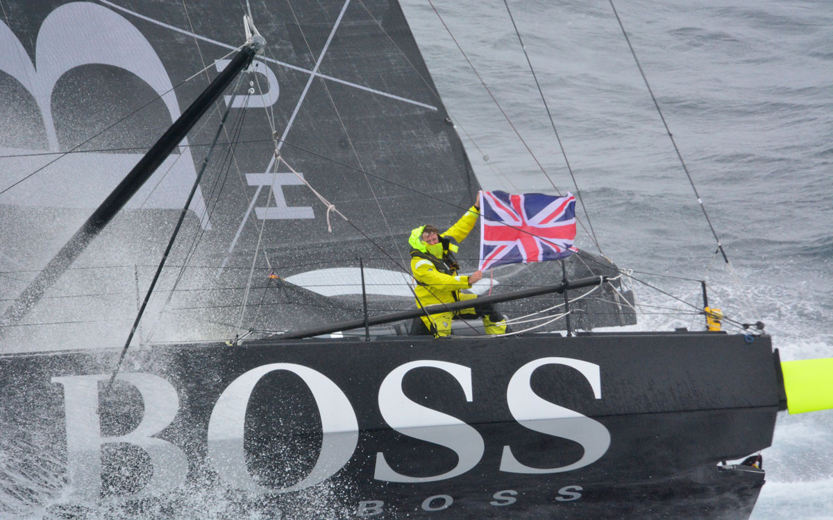 Alex-Thomson-profile-2016-vendee-globe-race-finish-credit-marine-nationale-nefertiti